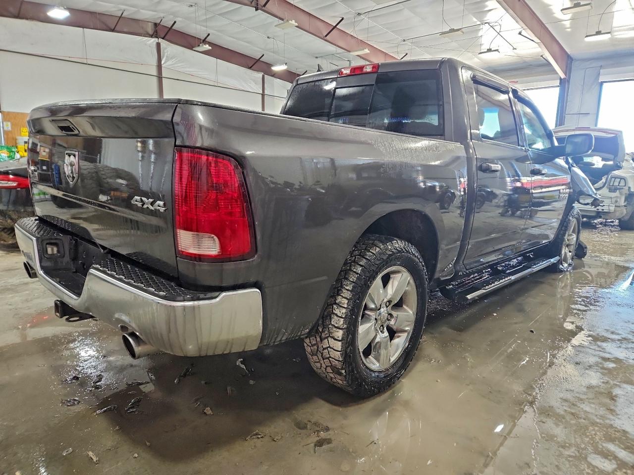 2014 RAM 1500 SLT photo 3
