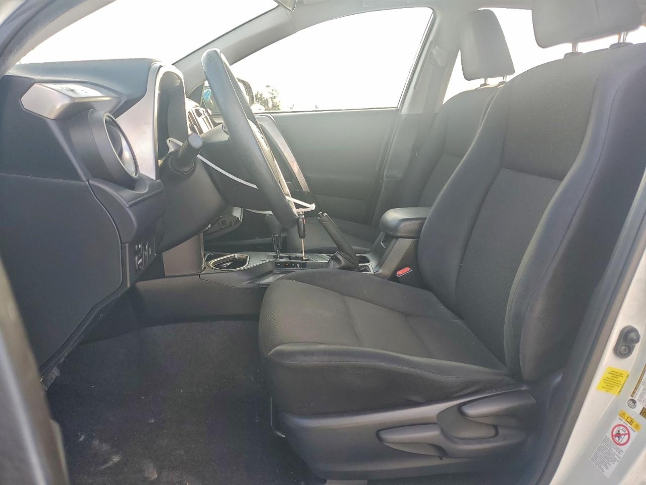 2017 TOYOTA RAV4 LE photo 7