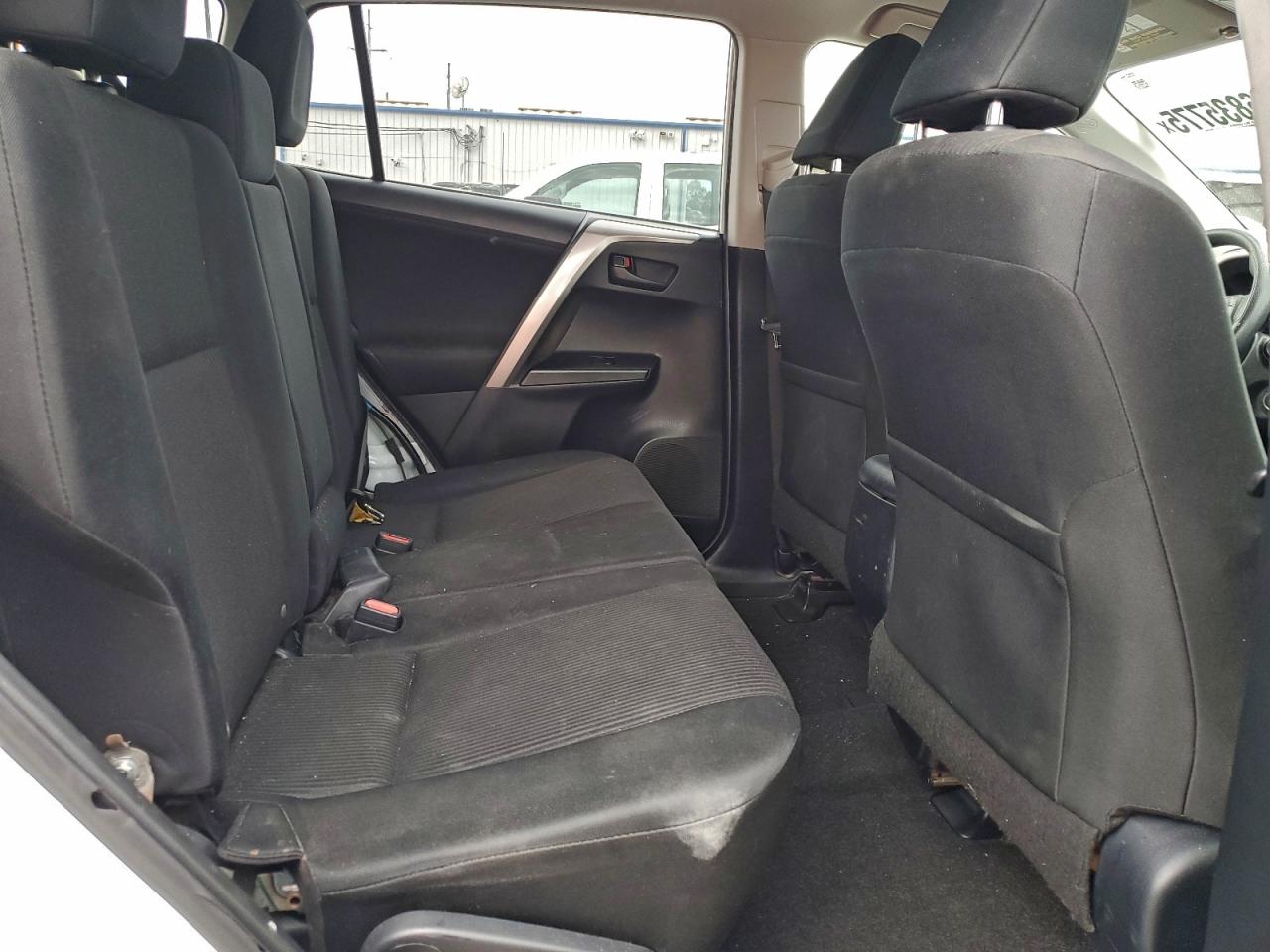 2017 TOYOTA RAV4 LE photo 11