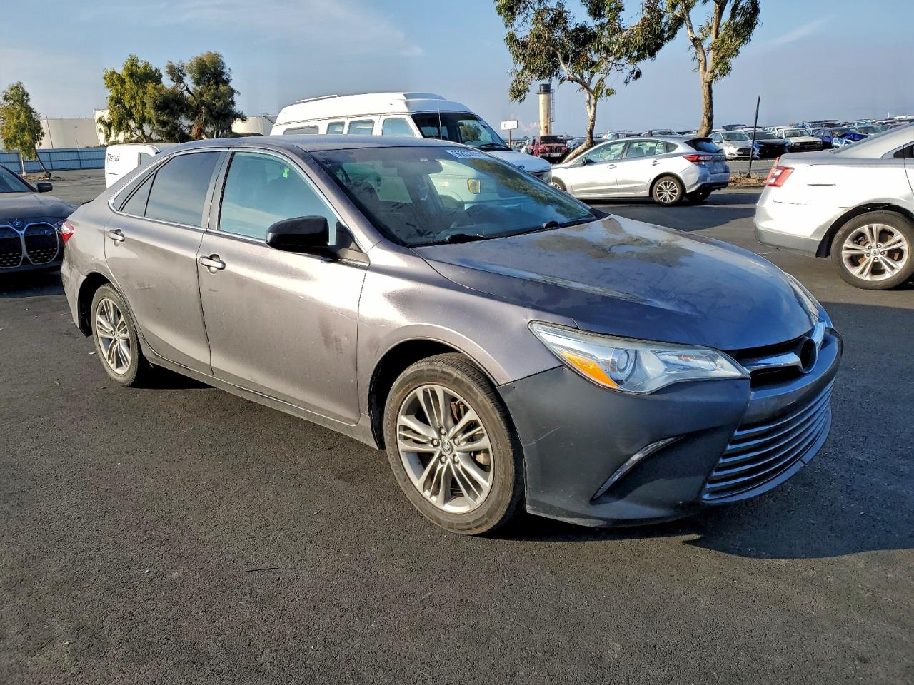 2016 TOYOTA CAMRY LE photo 4