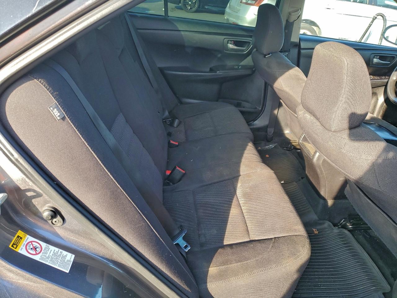 2016 TOYOTA CAMRY LE photo 10