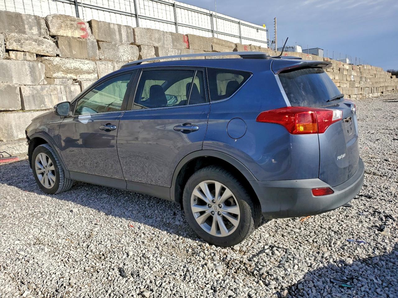 2014 TOYOTA RAV4 LIMITED photo 2