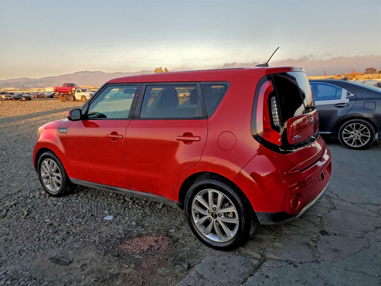 2017 KIA SOUL + photo 2