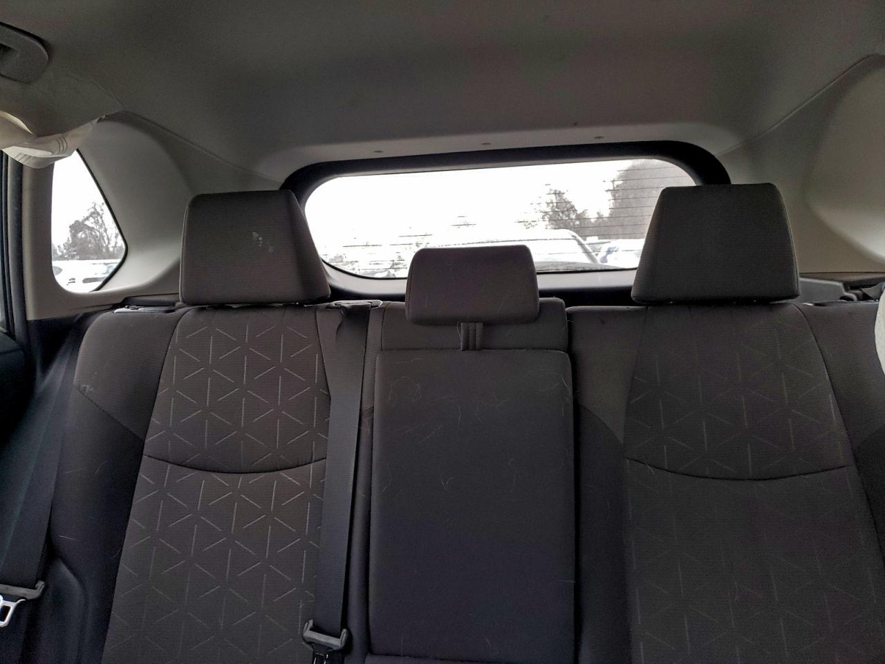 2019 TOYOTA RAV4 XLE photo 10