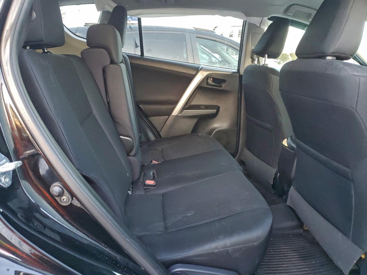 2017 TOYOTA RAV4 LE photo 11