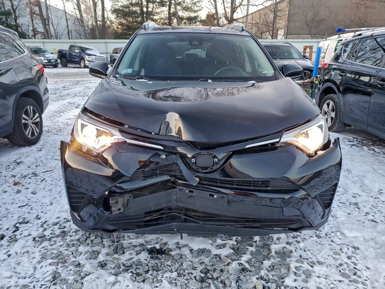 2017 TOYOTA RAV4 LE photo 5