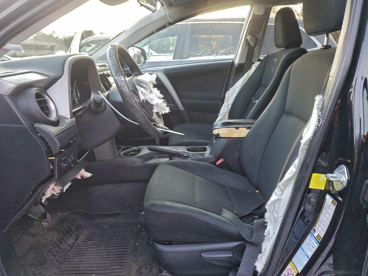 2017 TOYOTA RAV4 LE photo 7