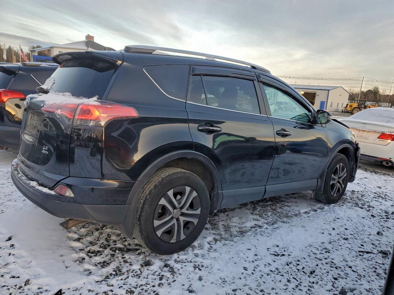2017 TOYOTA RAV4 LE photo 3