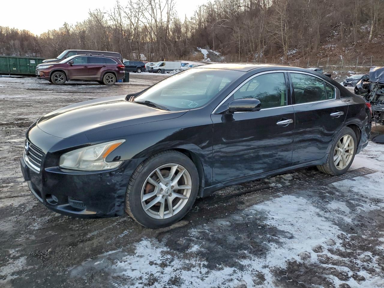 2010 NISSAN MAXIMA