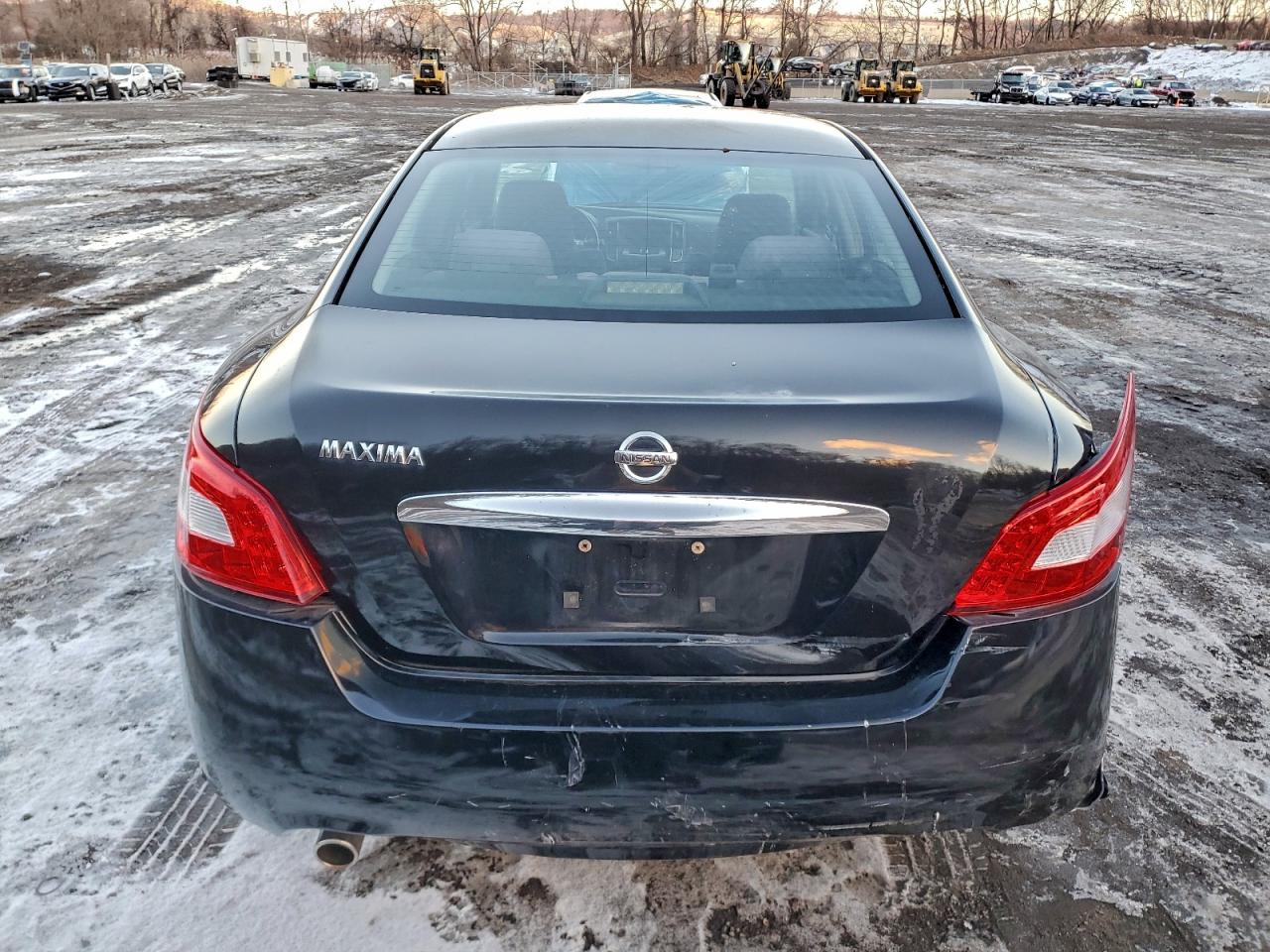 2010 NISSAN MAXIMA S photo 6