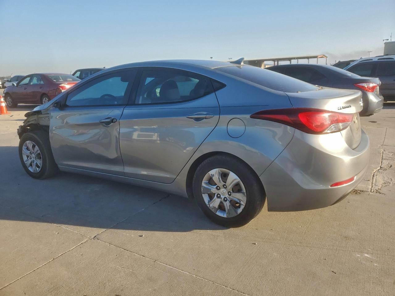 2016 HYUNDAI ELANTRA SE photo 2