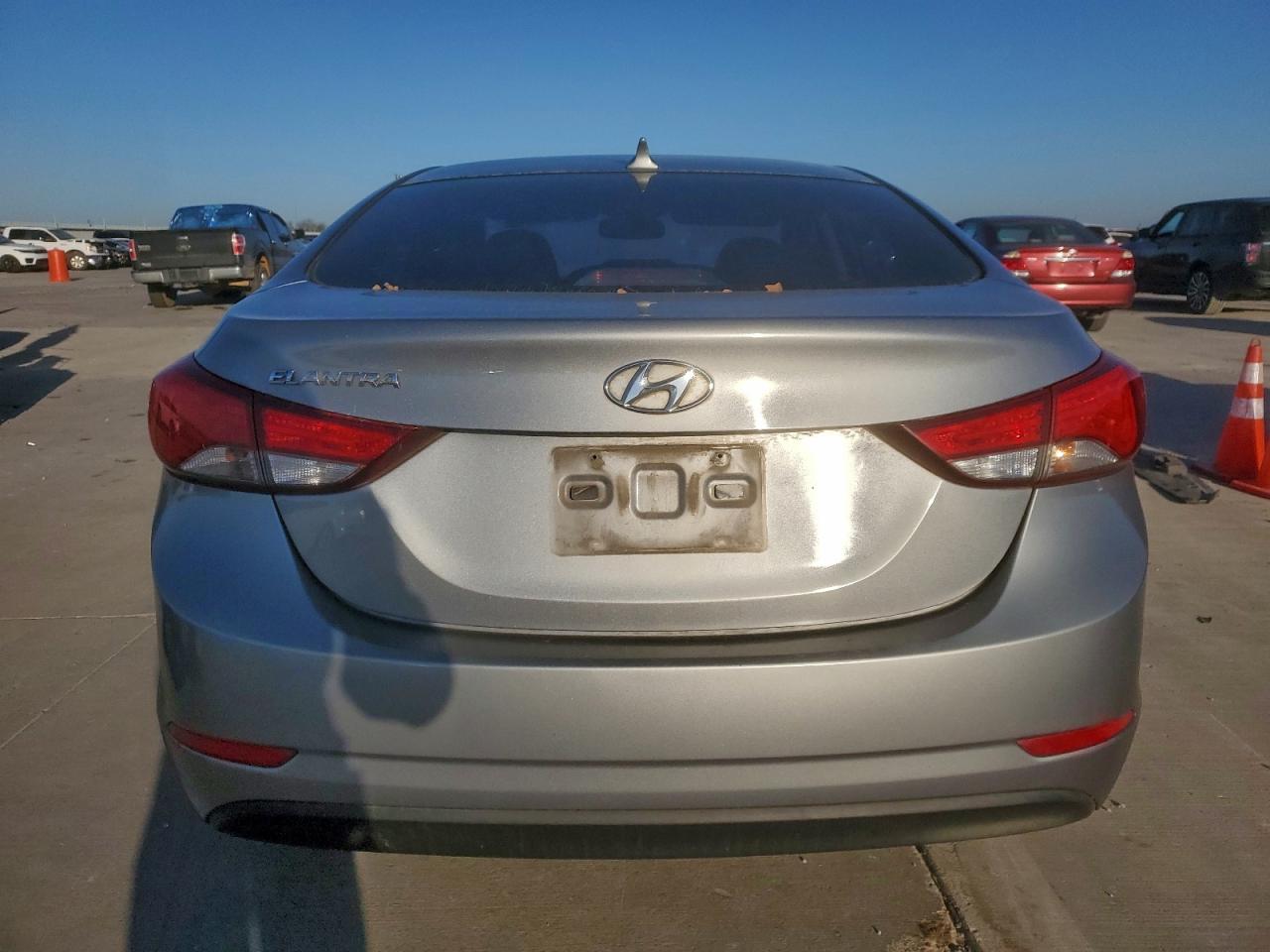 2016 HYUNDAI ELANTRA SE photo 6