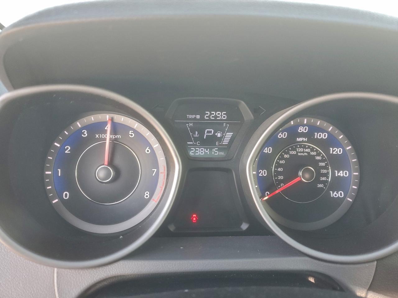 2016 HYUNDAI ELANTRA SE photo 9