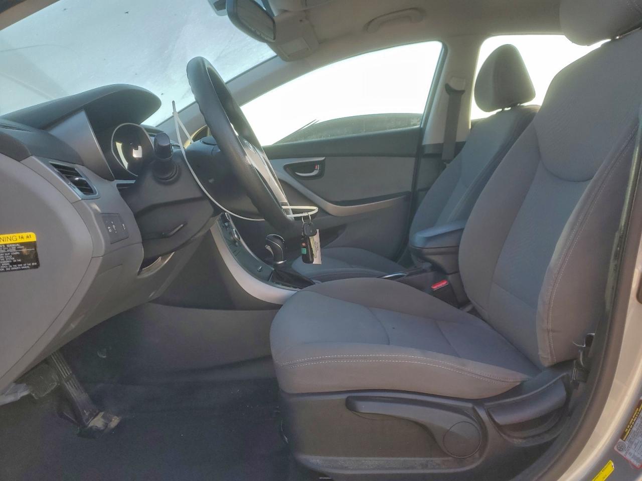 2016 HYUNDAI ELANTRA SE photo 7