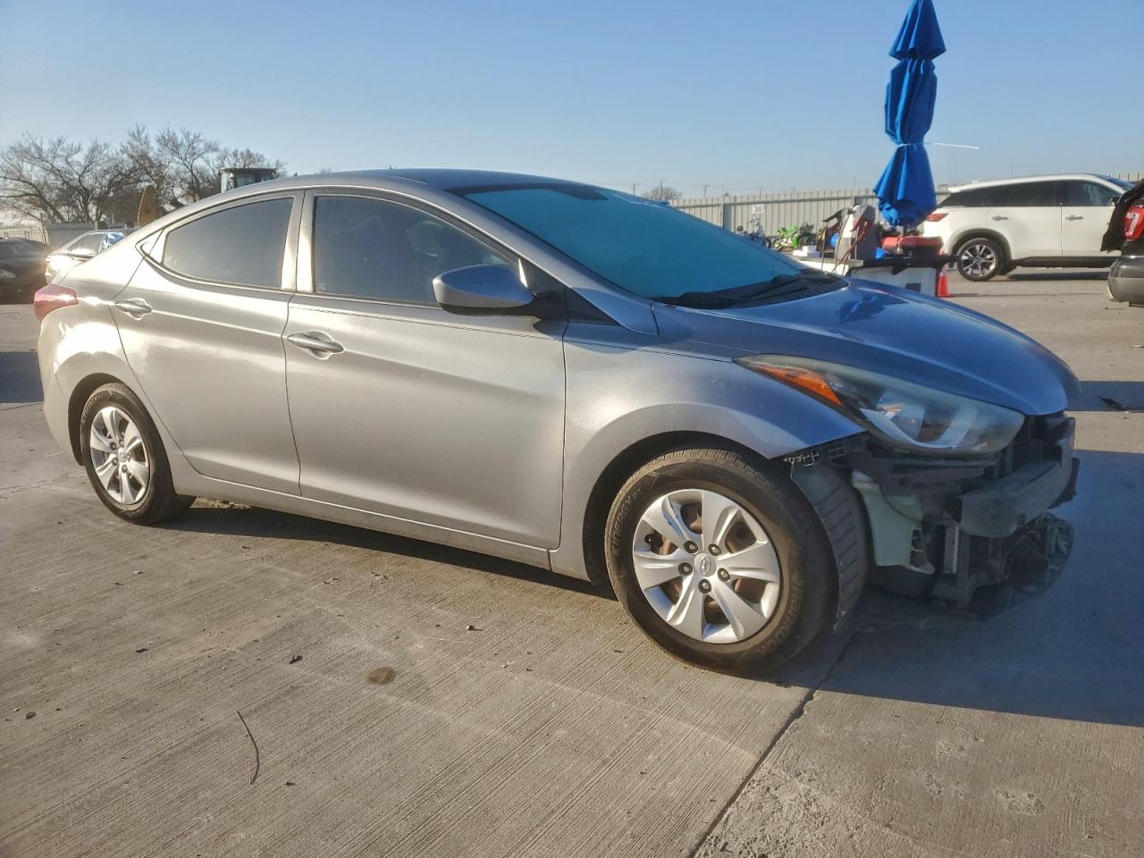 2016 HYUNDAI ELANTRA SE photo 4