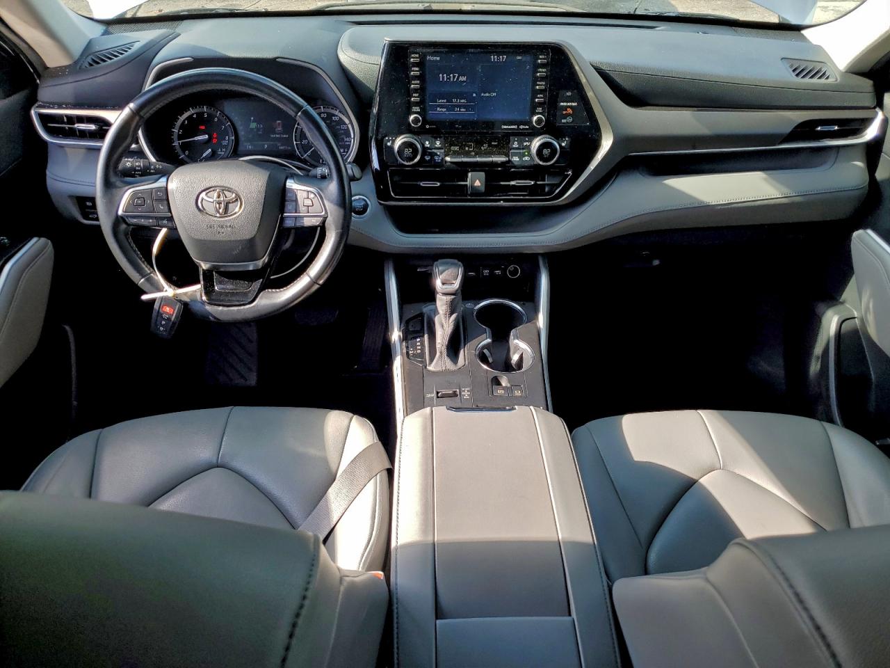 2020 TOYOTA HIGHLANDER XLE photo 8