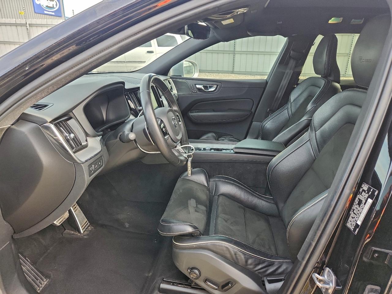 2019 VOLVO XC60 T8 R-DESIGN photo 7