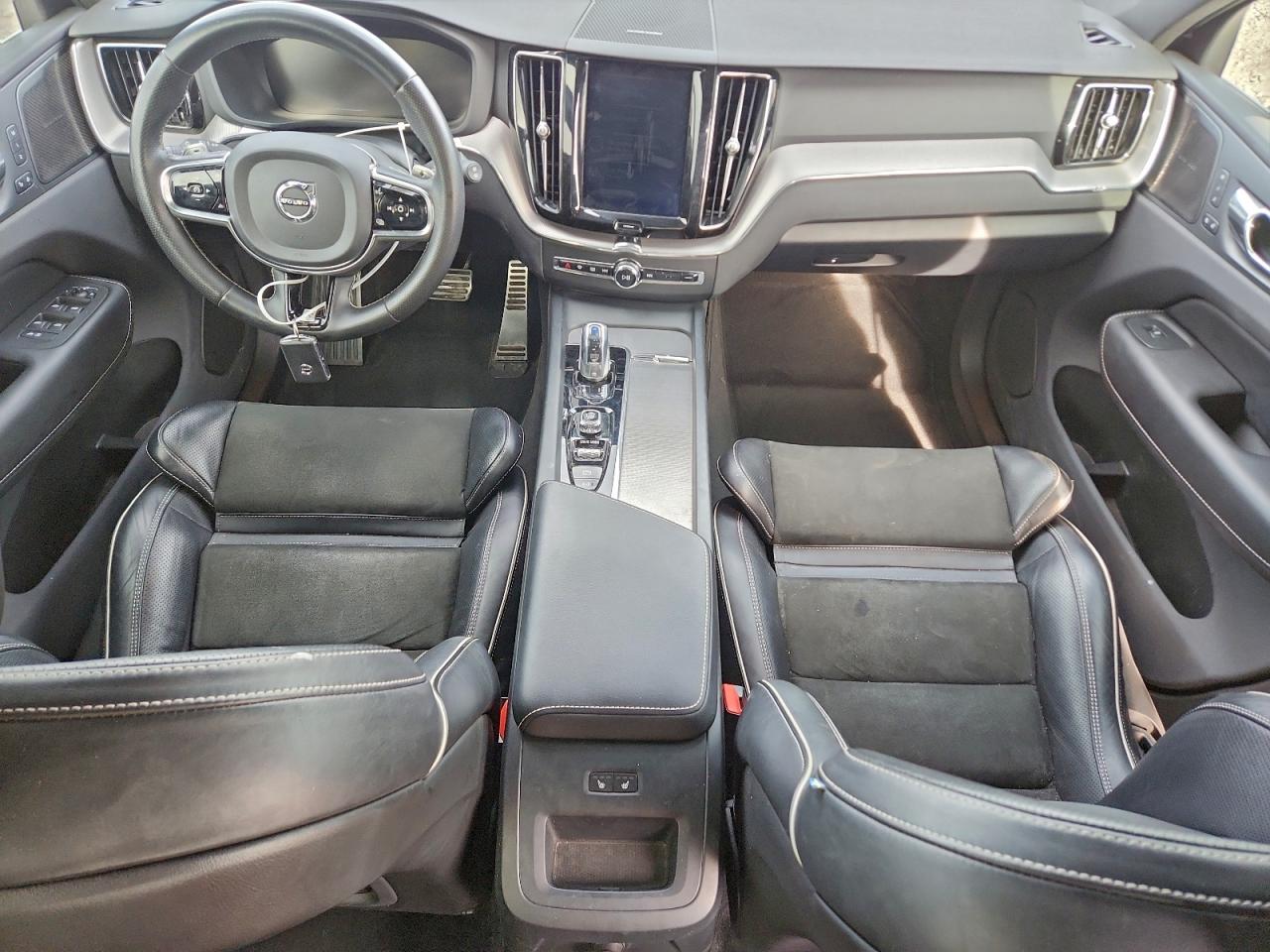 2019 VOLVO XC60 T8 R-DESIGN photo 8