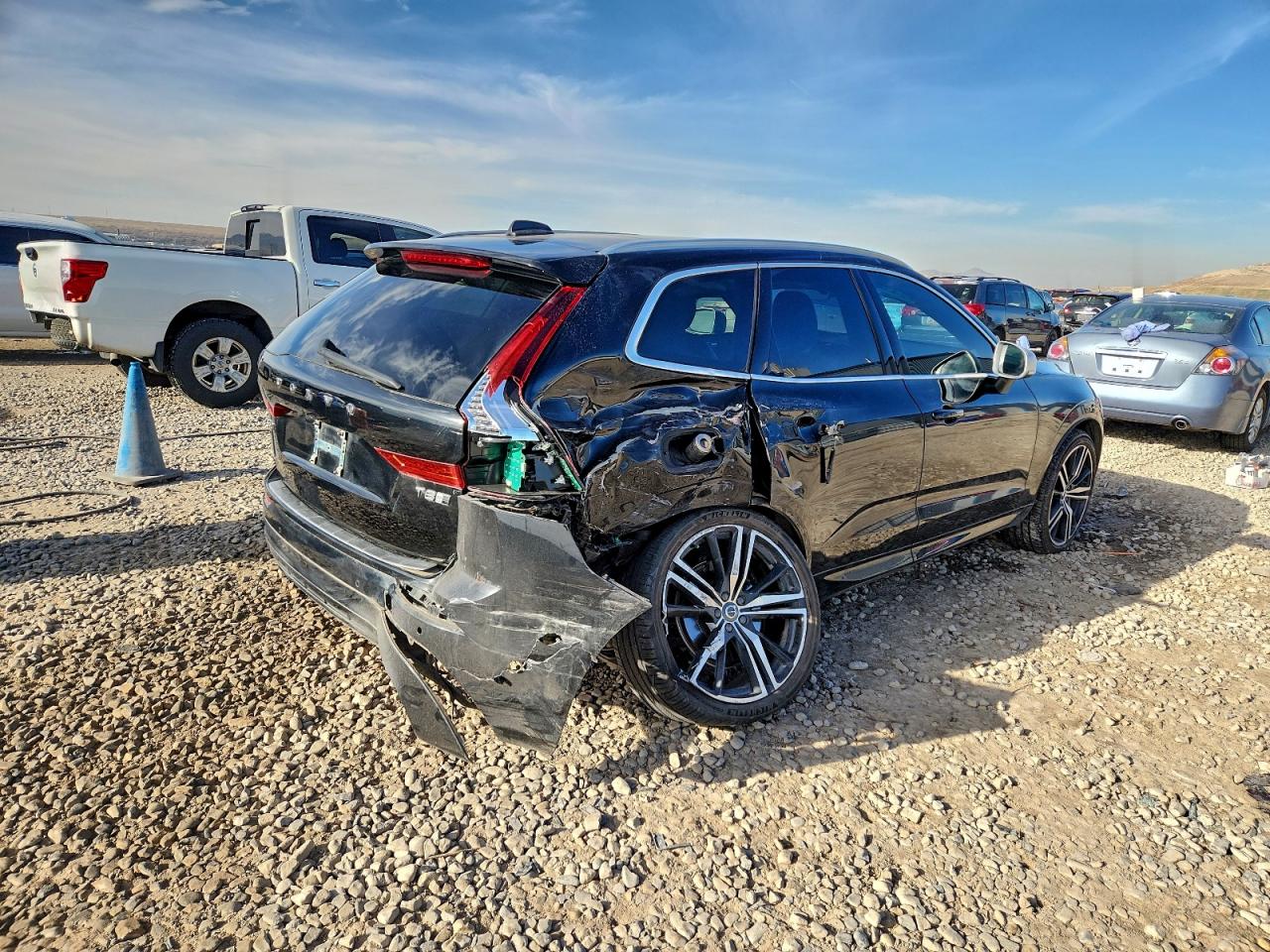 2019 VOLVO XC60 T8 R-DESIGN photo 3
