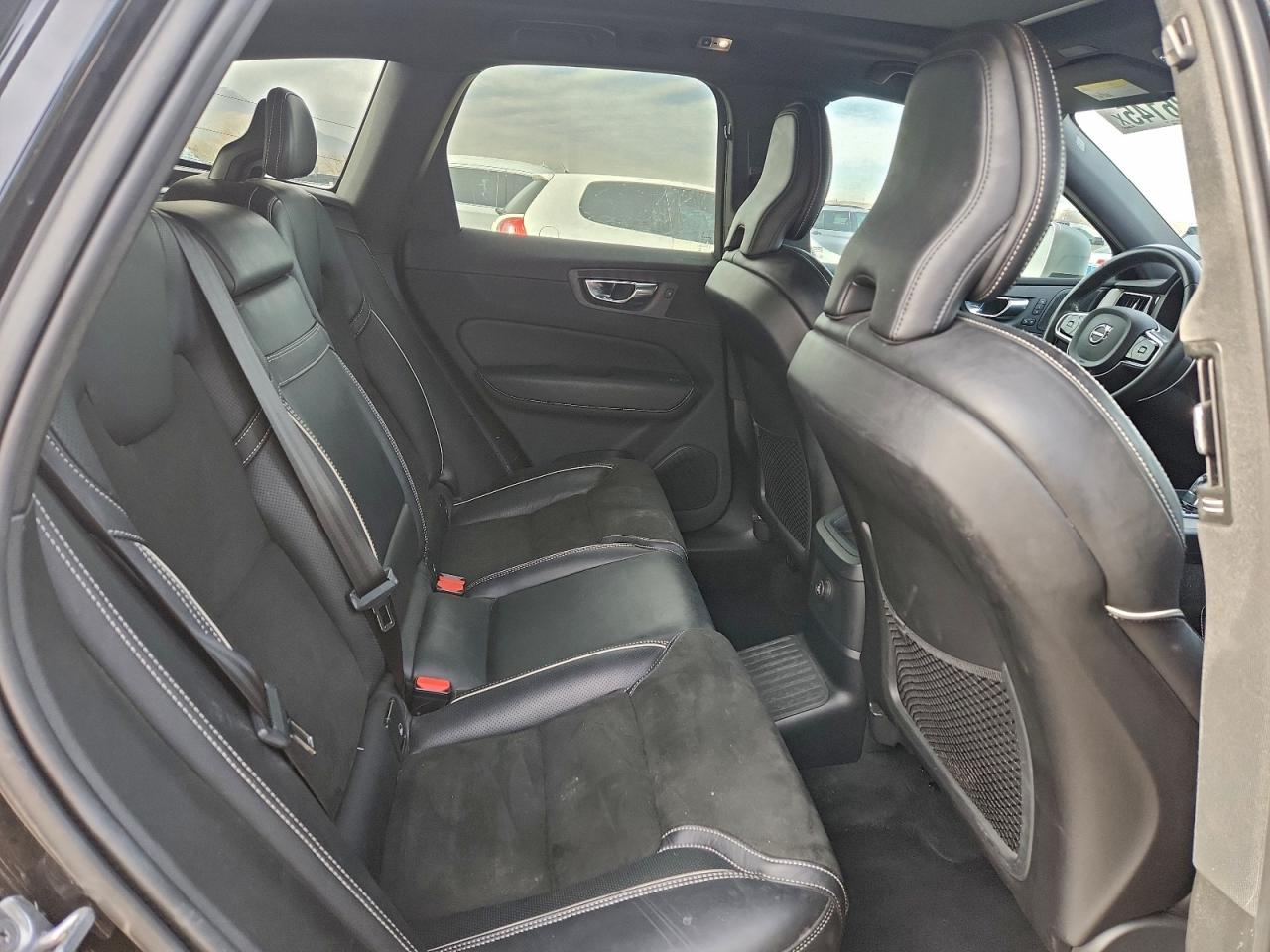 2019 VOLVO XC60 T8 R-DESIGN photo 11