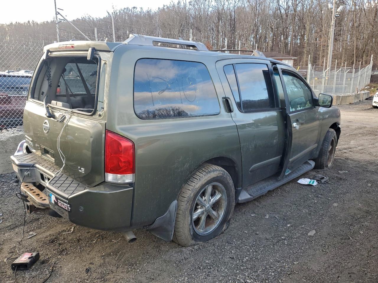 2004 NISSAN ARMADA SE photo 3