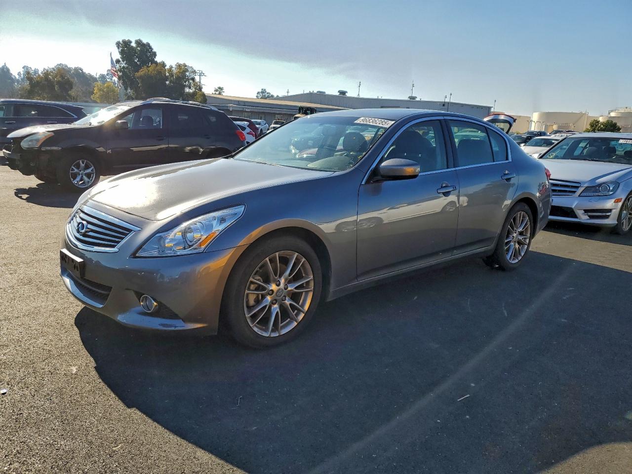 2011 INFINITI G37