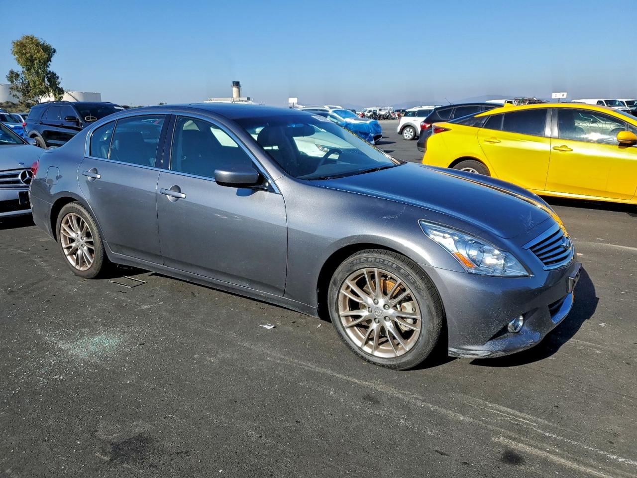 2011 INFINITI G37 BASE photo 4