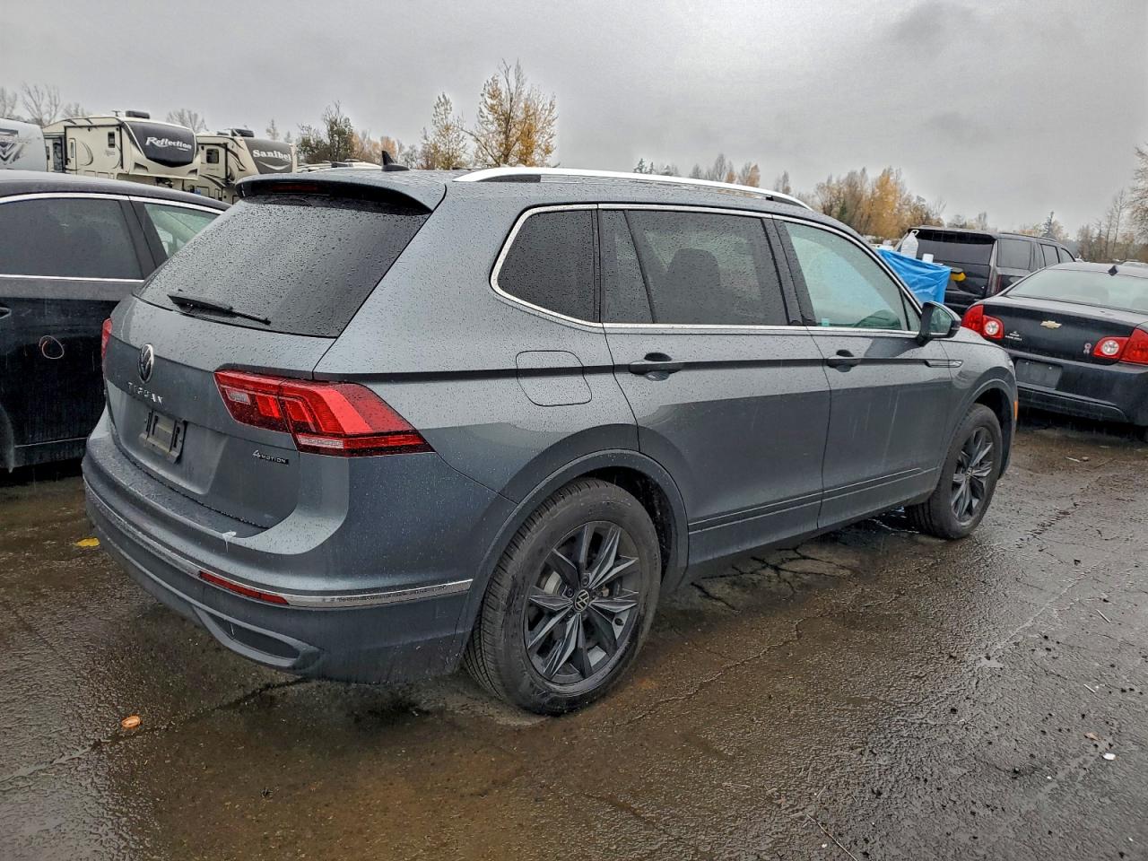 2024 VOLKSWAGEN TIGUAN SE photo 3