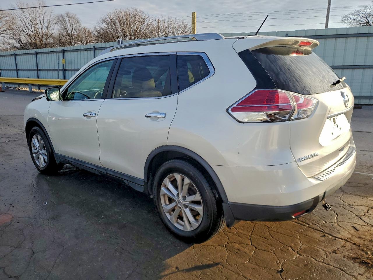 2016 NISSAN ROGUE S photo 2