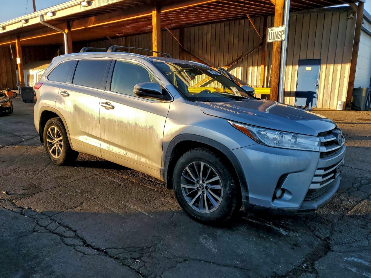 2018 TOYOTA HIGHLANDER SE photo 4