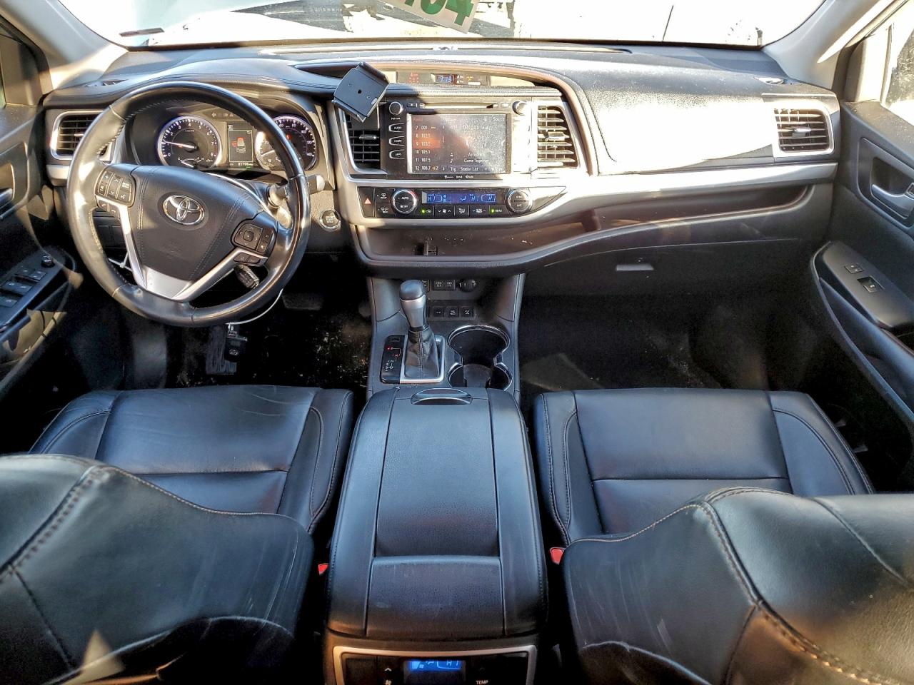 2018 TOYOTA HIGHLANDER SE photo 8