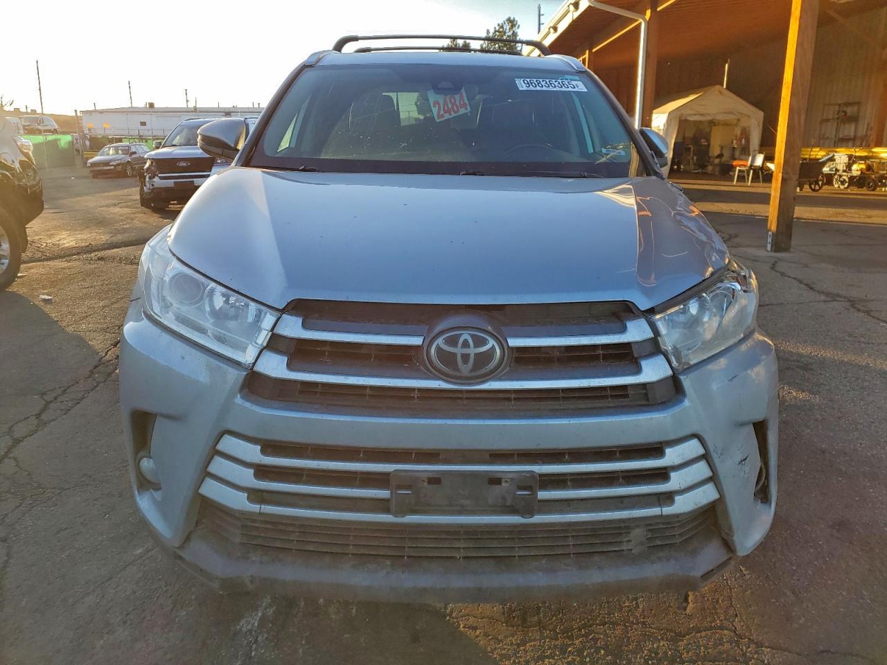 2018 TOYOTA HIGHLANDER SE photo 5