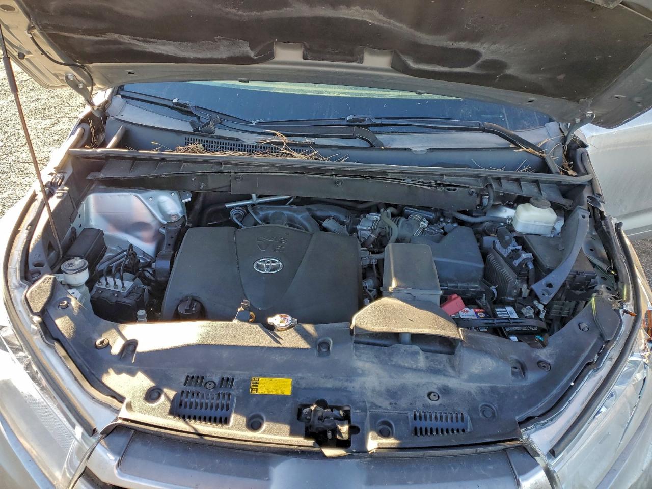 2018 TOYOTA HIGHLANDER SE photo 12