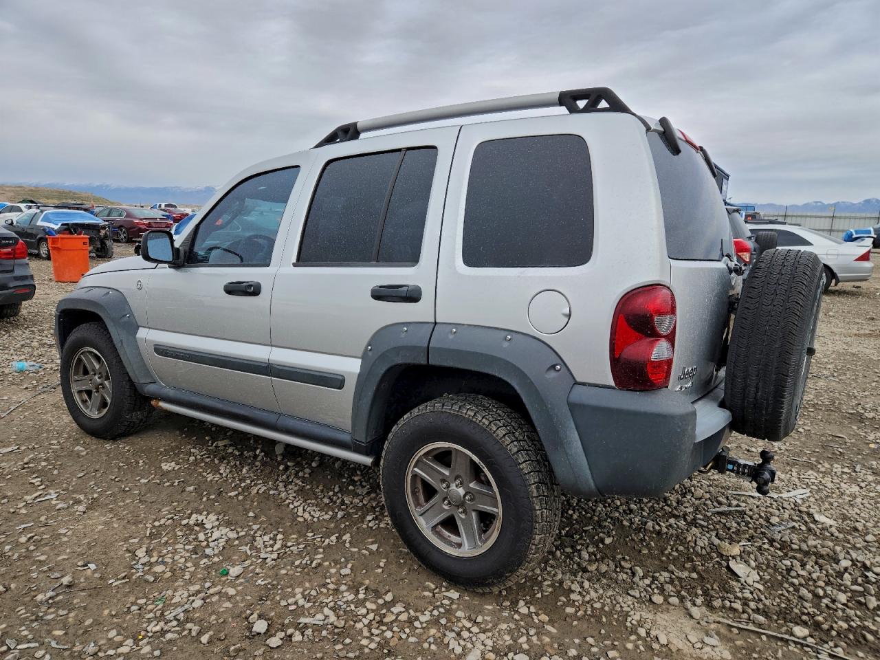 2005 JEEP LIBERTY RENEGADE photo 2