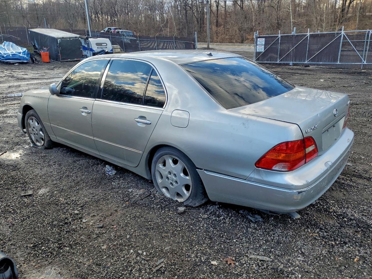 2003 LEXUS LS 430 photo 2