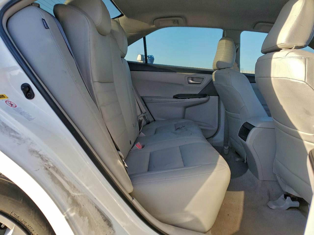 2016 TOYOTA CAMRY LE photo 10