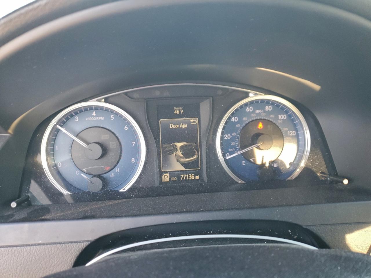 2016 TOYOTA CAMRY LE photo 9