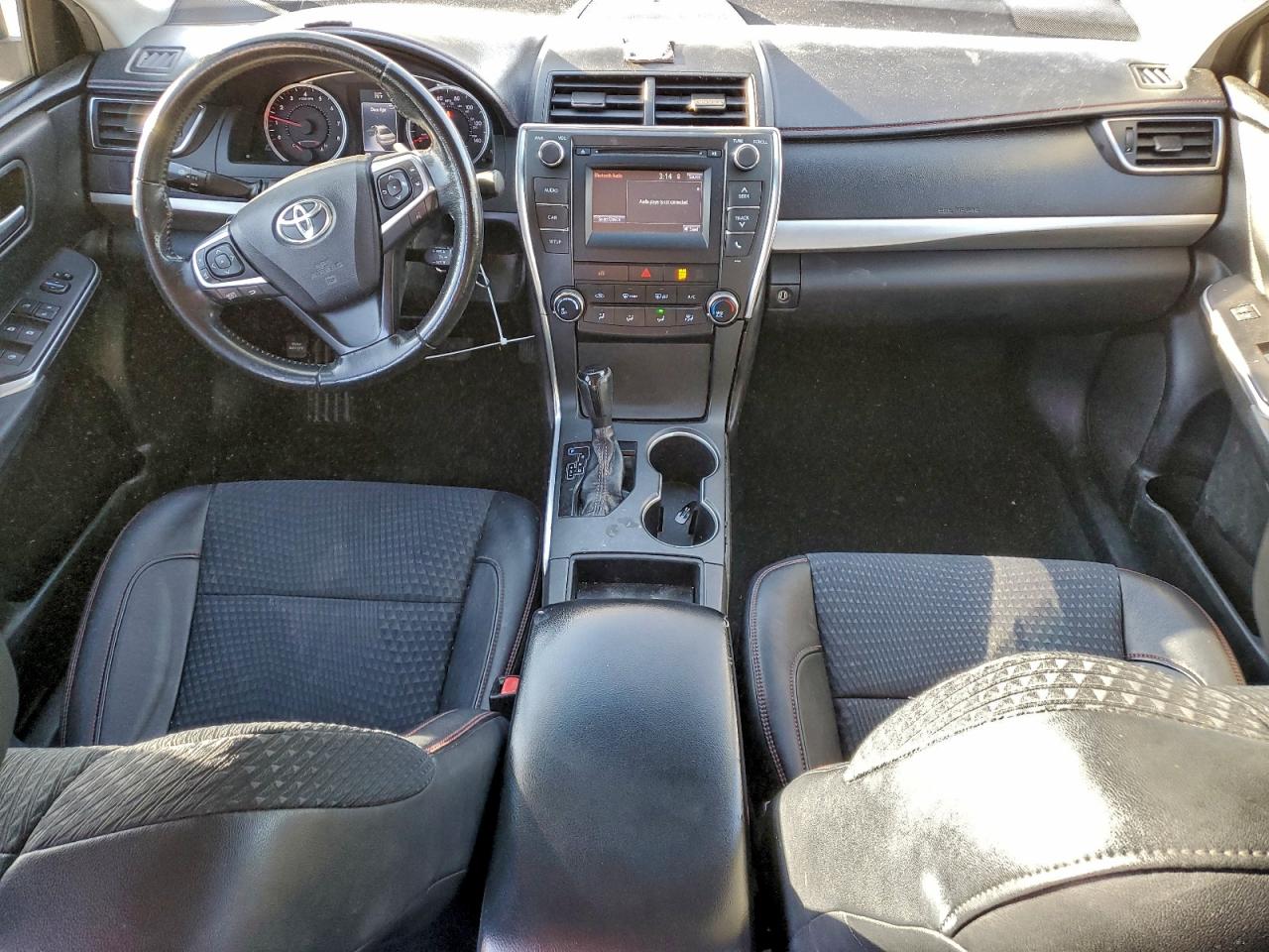 2015 TOYOTA CAMRY LE photo 8