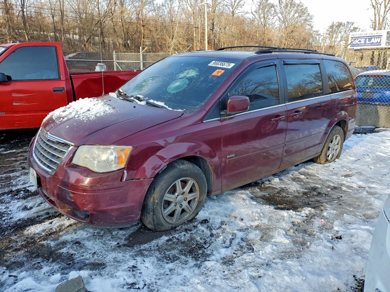 2008 CHRYSLER TOWN & COUNTRY TOURING — FRONT END damage — photo 1