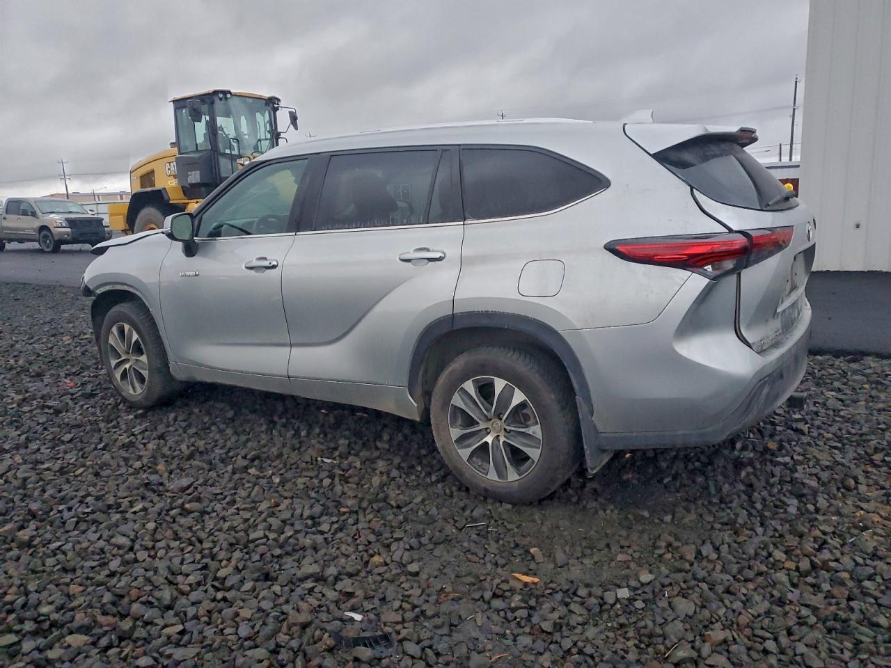 2021 TOYOTA HIGHLANDER HYBRID XLE photo 2