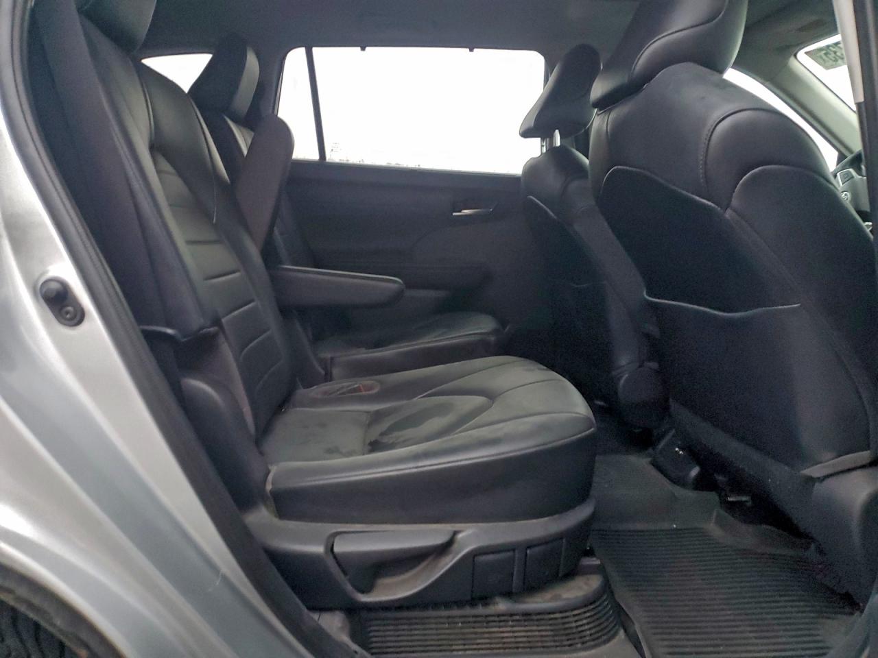 2021 TOYOTA HIGHLANDER HYBRID XLE photo 11