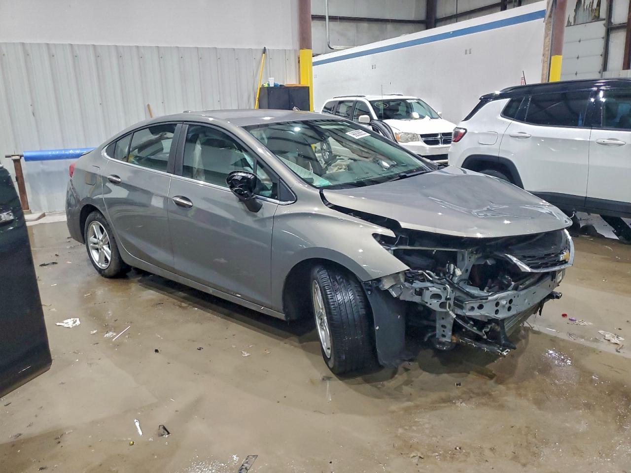 2017 CHEVROLET CRUZE LT photo 4