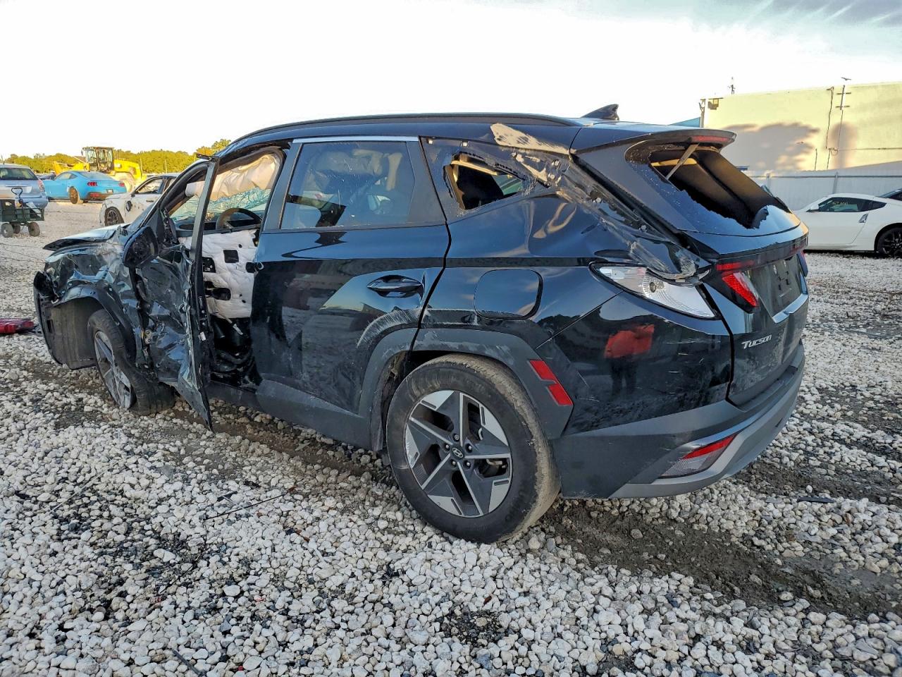 2025 HYUNDAI TUCSON SEL photo 2