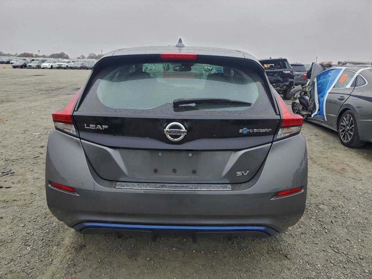 2019 NISSAN LEAF S photo 6