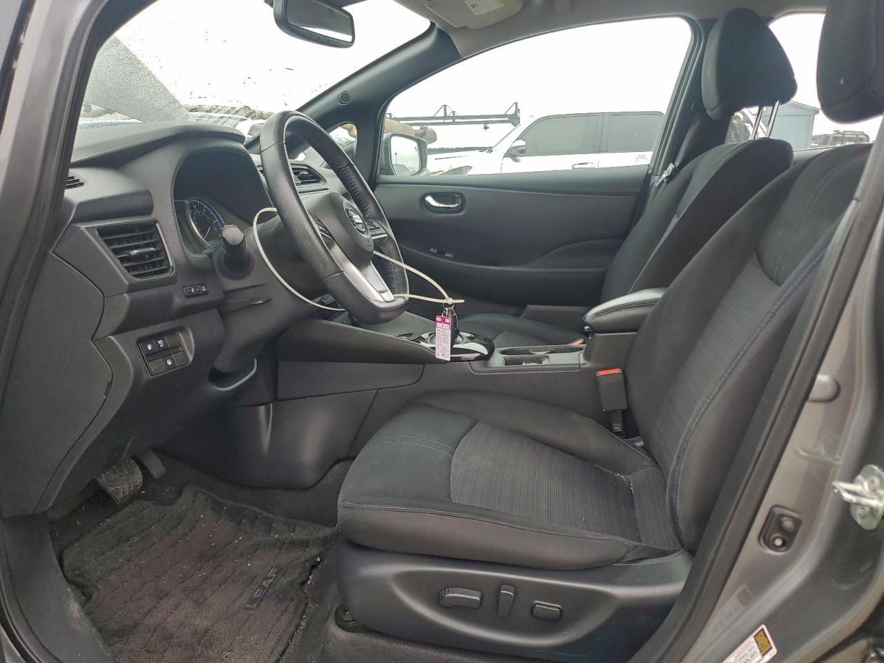 2019 NISSAN LEAF S photo 7