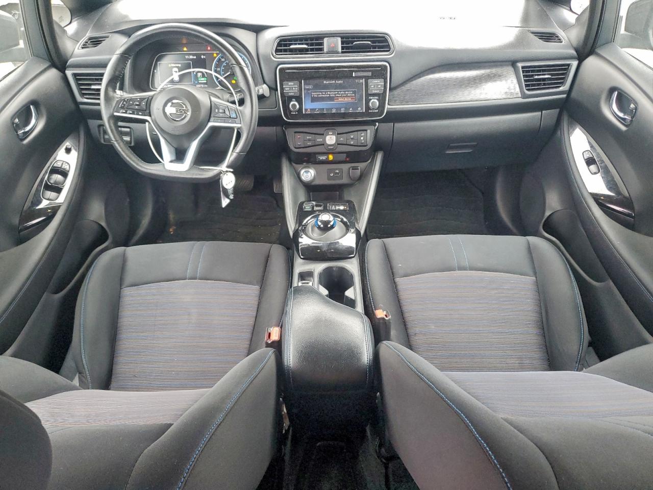 2019 NISSAN LEAF S photo 8