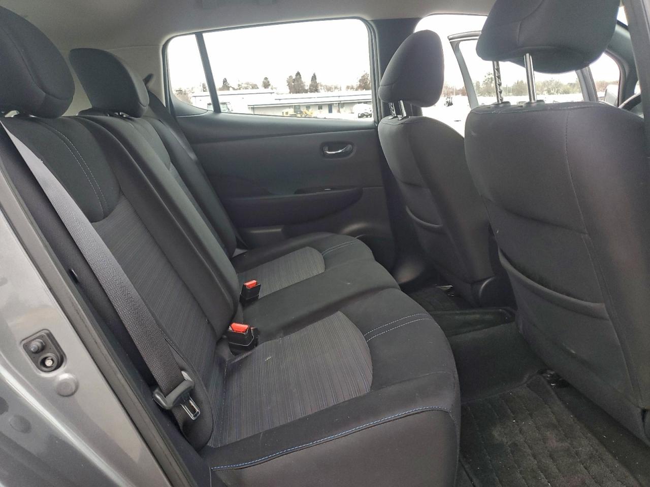 2019 NISSAN LEAF S photo 10