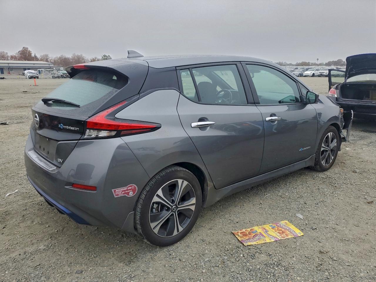 2019 NISSAN LEAF S photo 3