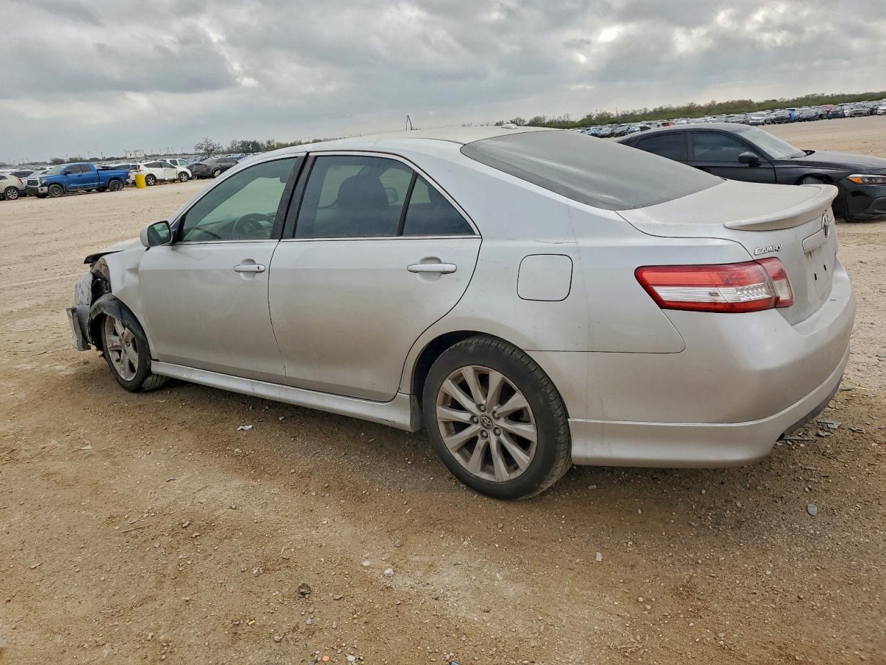 2010 TOYOTA CAMRY BASE photo 2