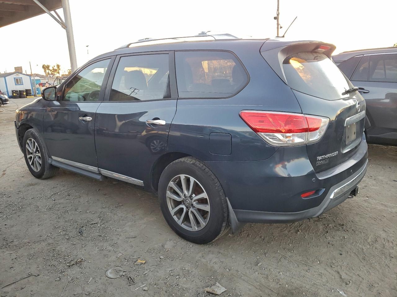 2013 NISSAN PATHFINDER S photo 2